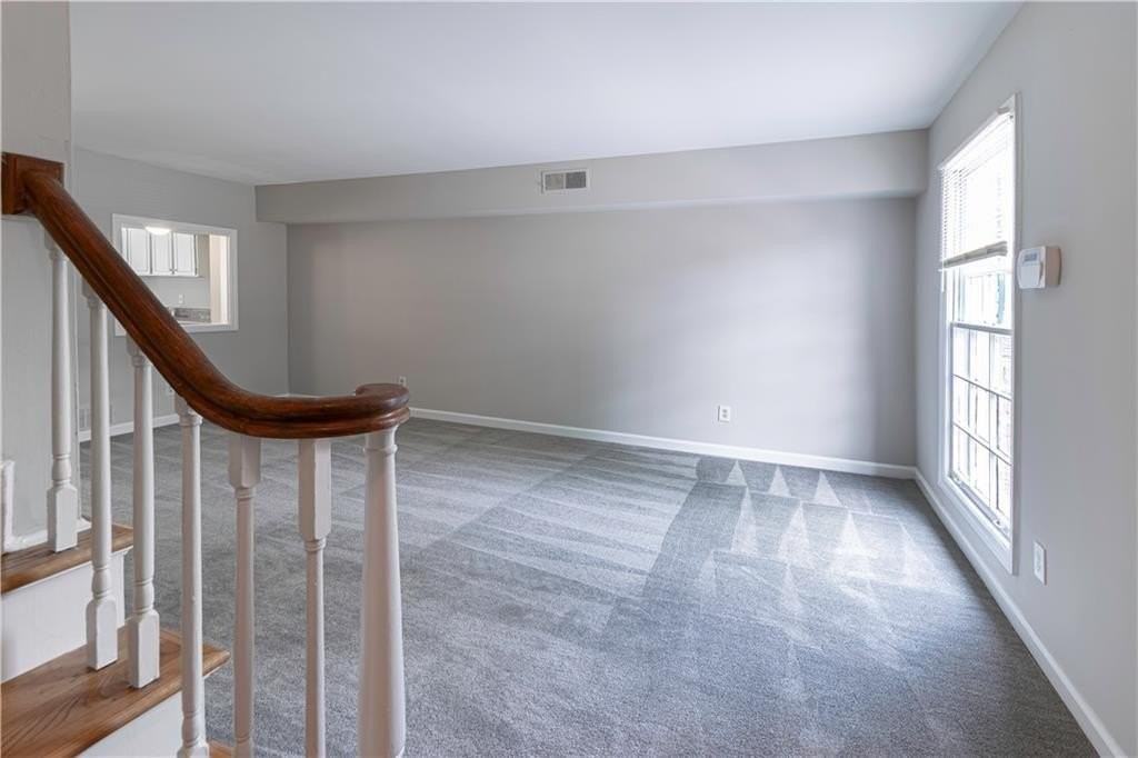 3071 Colonial Way Apt E - Photo 4 of 16