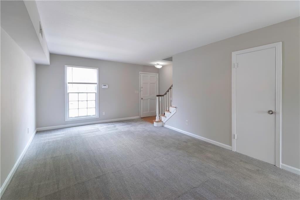 3071 Colonial Way Apt E - Photo 5 of 16