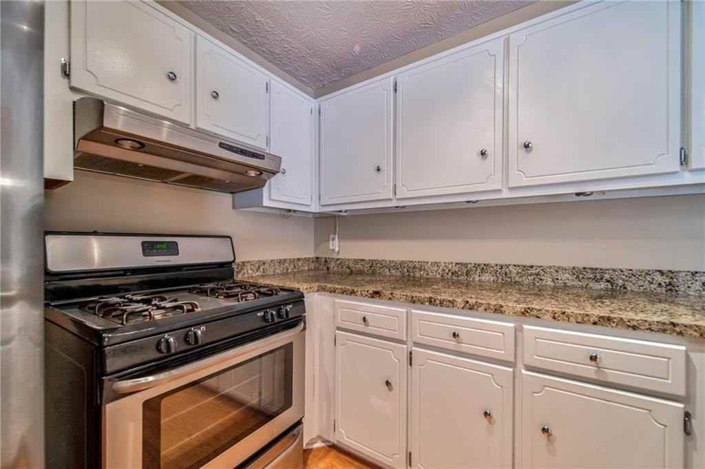 215 Arbor Way - Photo 5 of 38