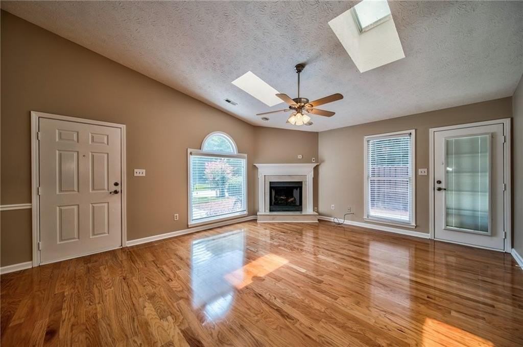 215 Arbor Way - Photo 7 of 38