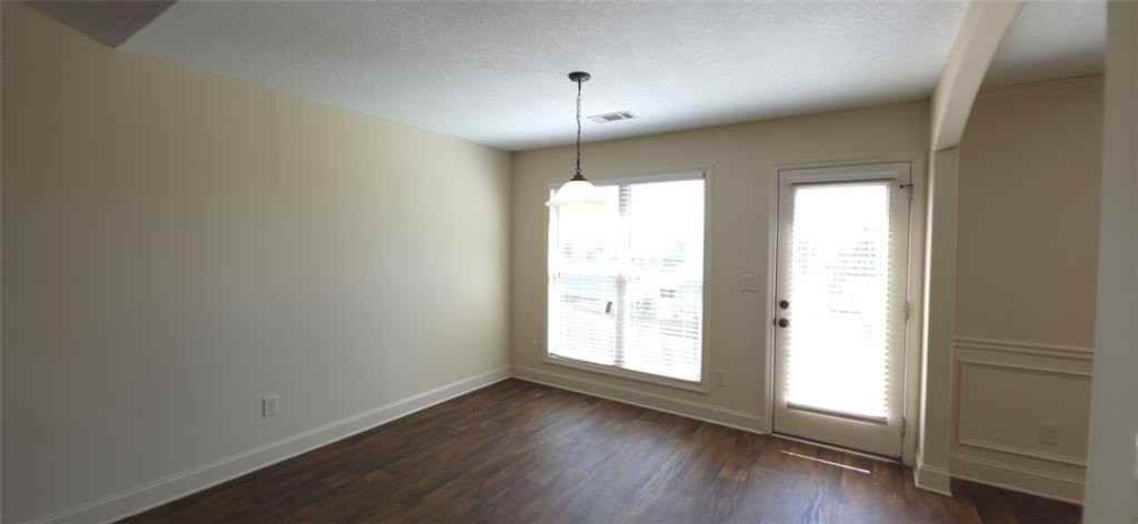 2125 Savannah Dr - Photo 4 of 20