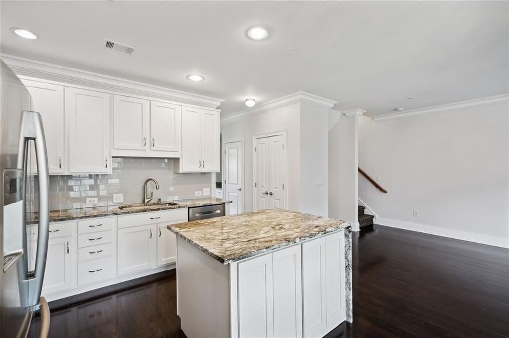 2707 Wander Ln - Photo 7 of 27