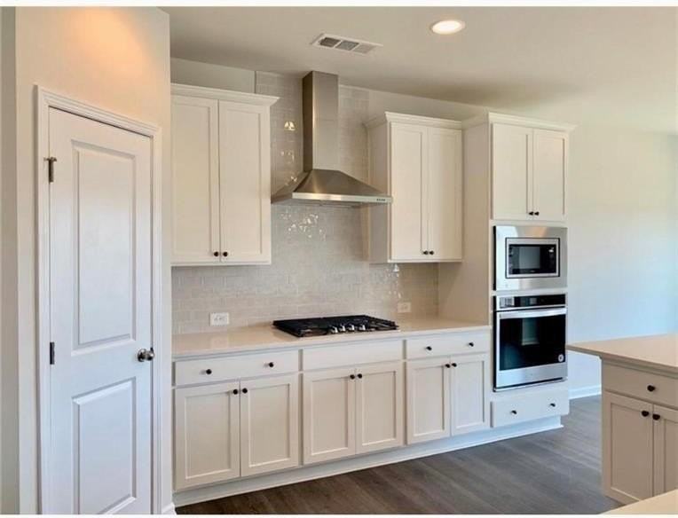 4710 Falls River Dr - Photo 3 of 13