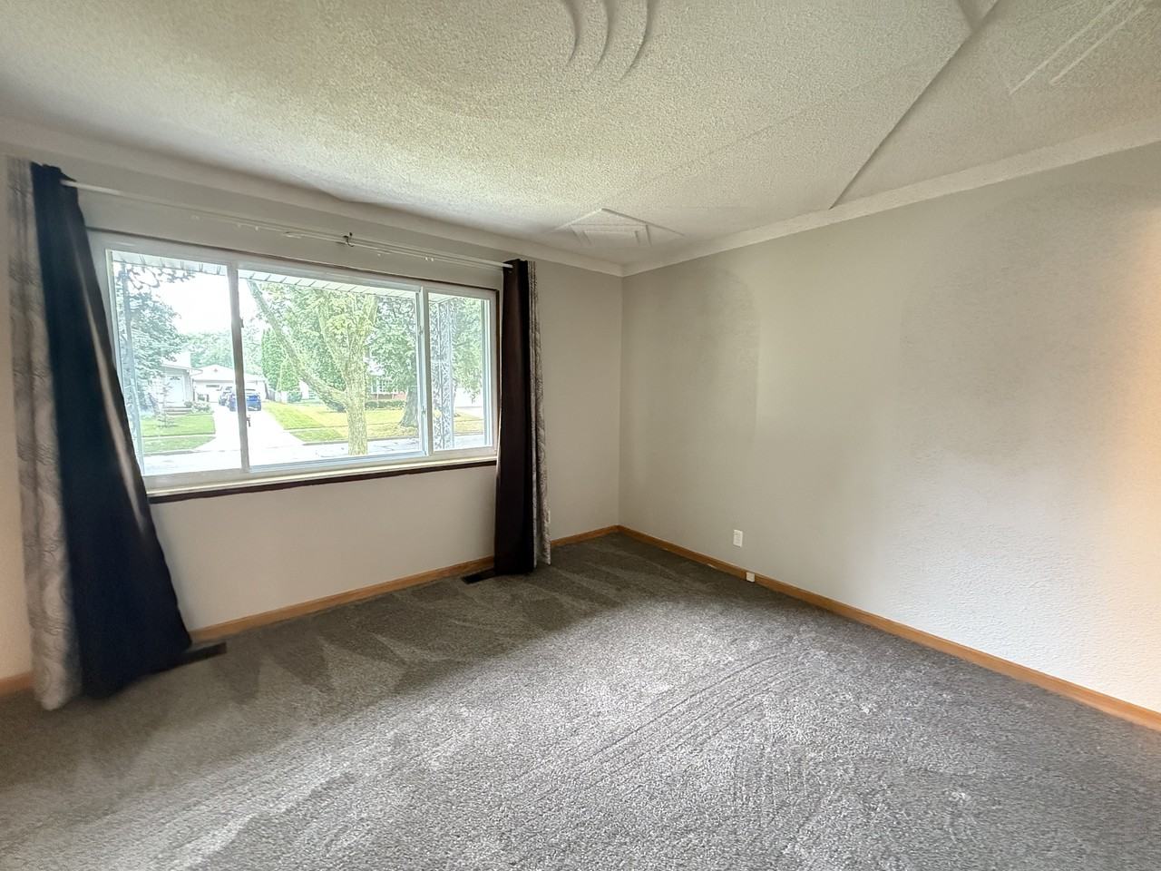 208 Wallace Dr #1 - Photo 3 of 22