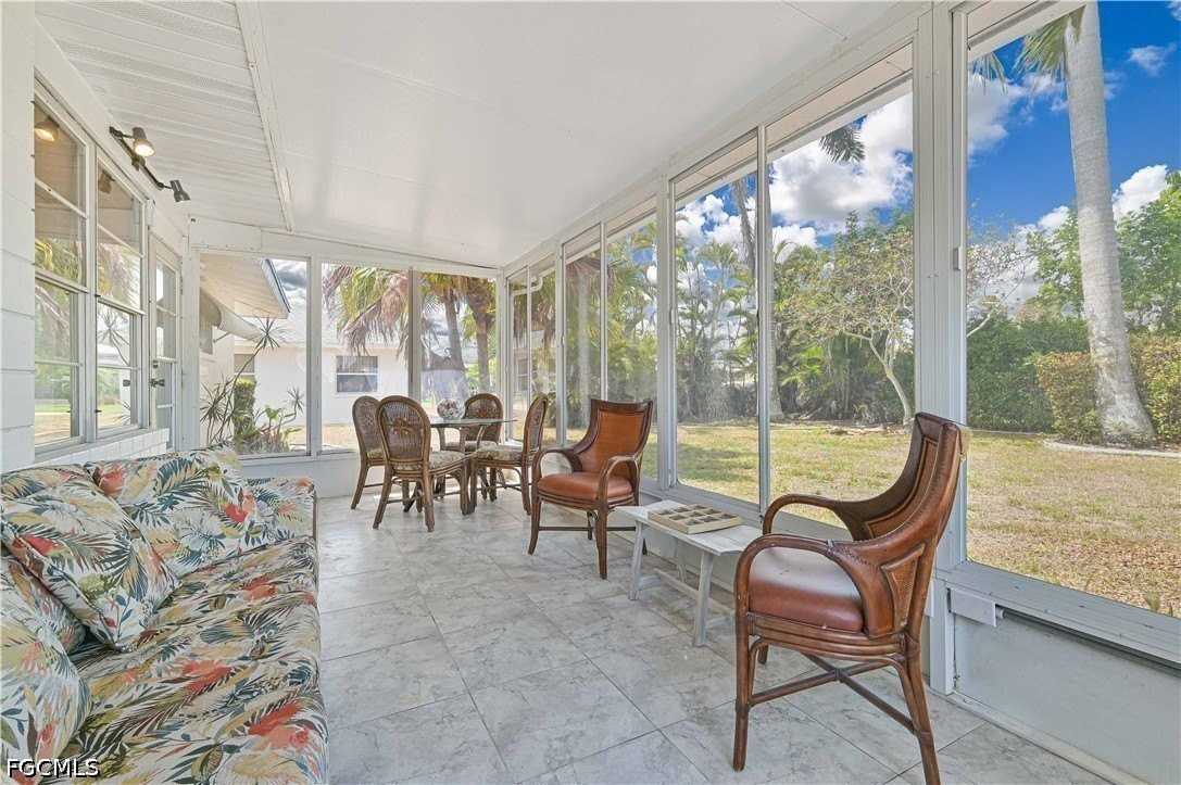 4520 Se 9th Ave - Photo 4 of 27