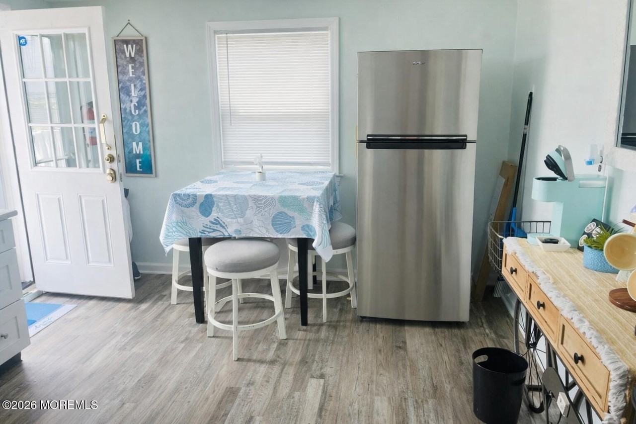 1510R Bay Blvd #2 - Photo 6 of 27