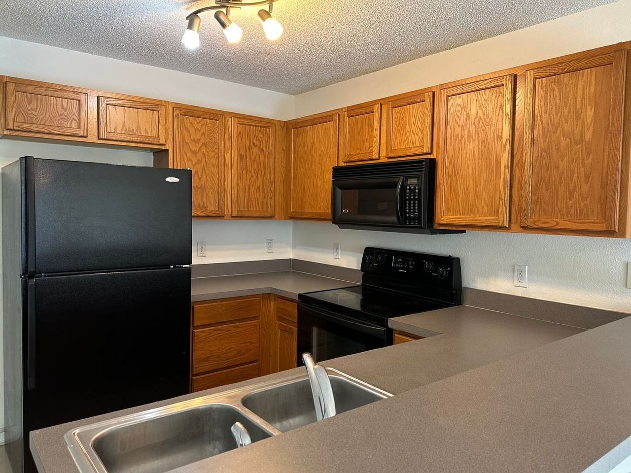 12640 Somerset Oaks St - Photo 4 of 23