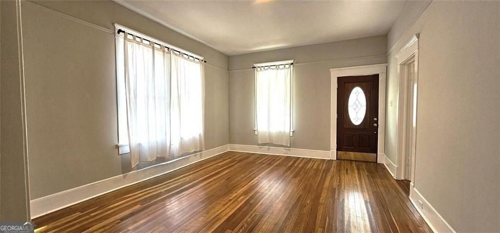 1047 Ridge Ave - Photo 2 of 24