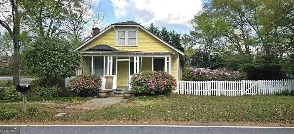 1047 Ridge Ave - Photo 3 of 24