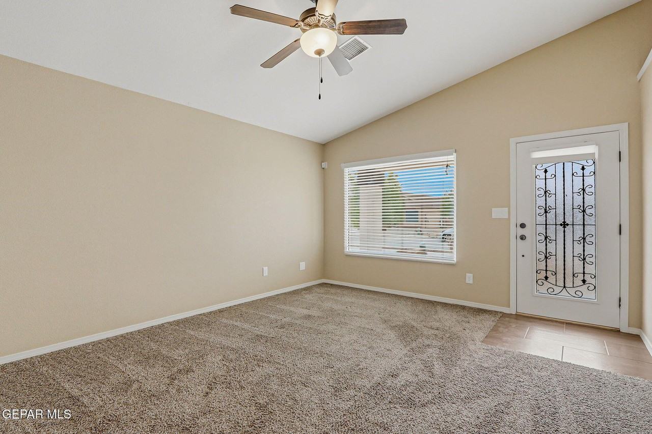 4976 Joe Castillo St - Photo 7 of 33