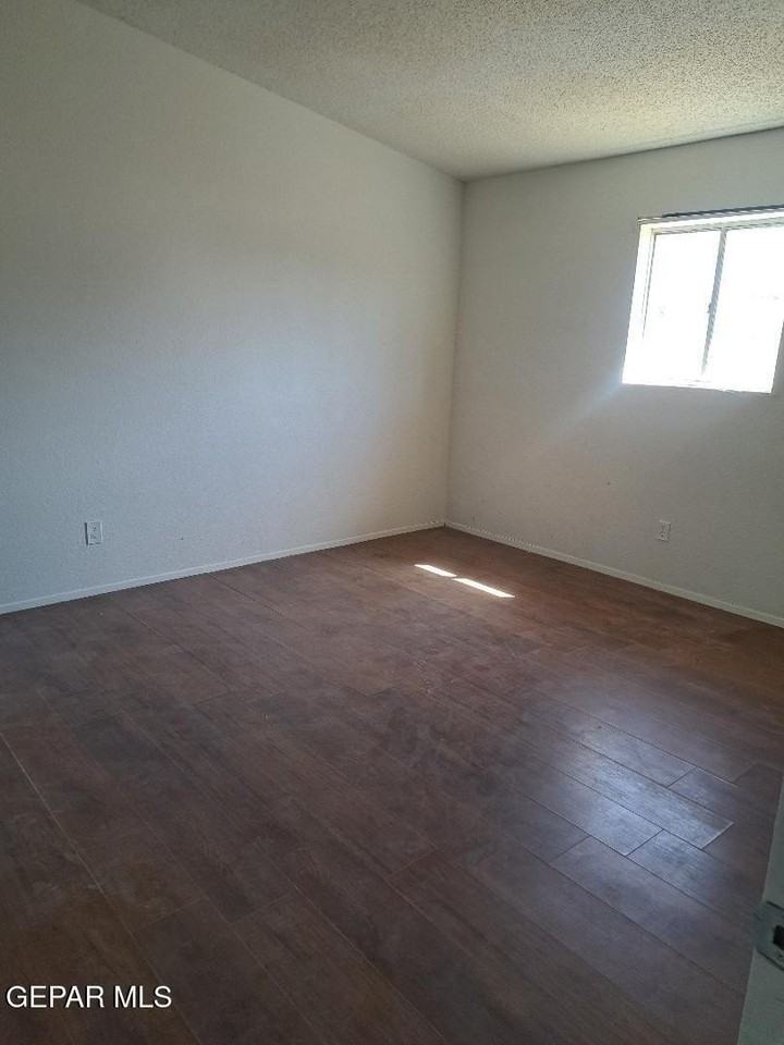 623 Ne Davis St Unit 7 - Photo 3 of 11