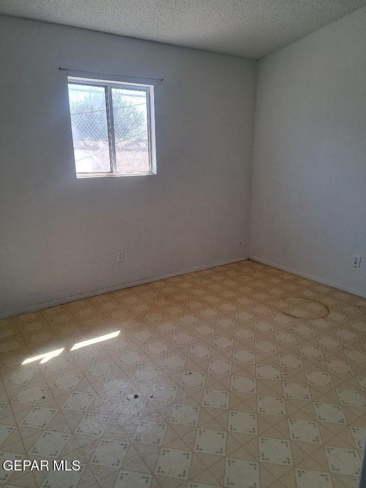 623 Ne Davis St Unit 7 - Photo 4 of 11