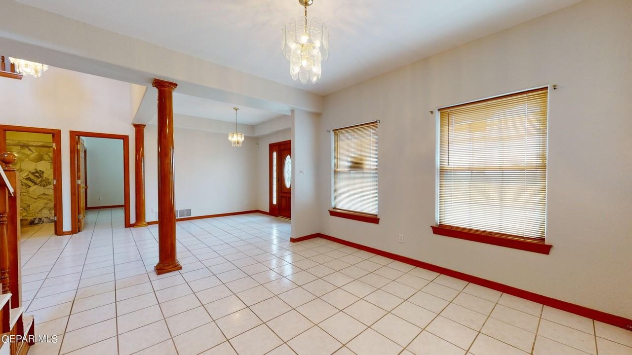 9033 Leo St - Photo 6 of 50