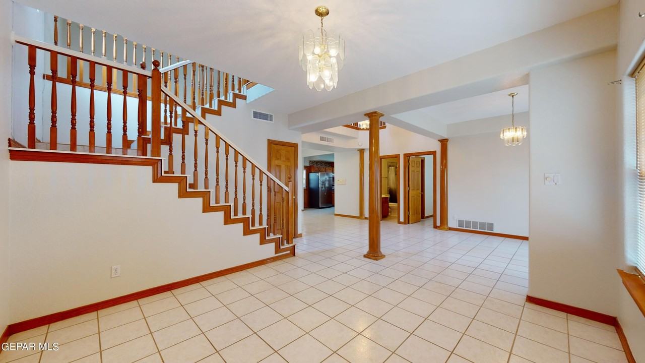 9033 Leo St - Photo 7 of 50