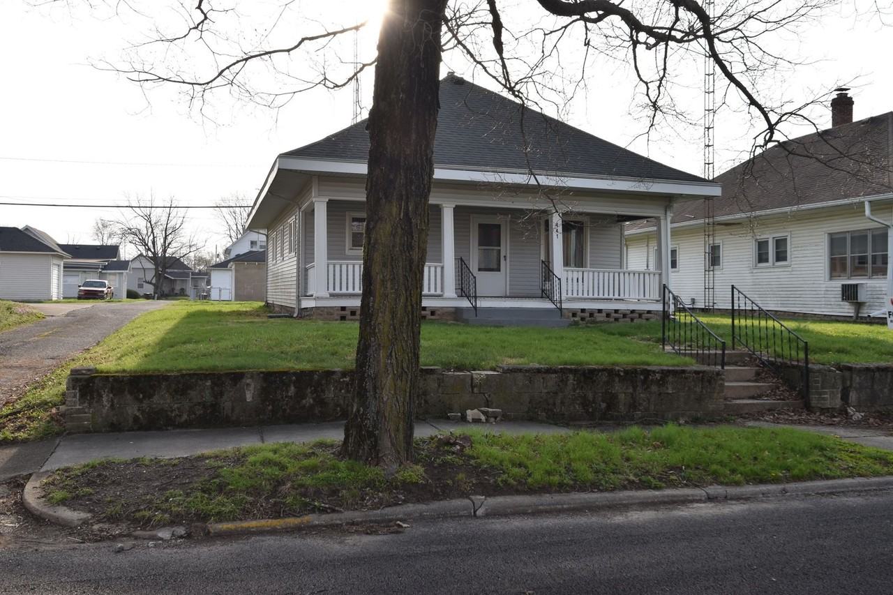 441 N Jefferson St - Photo 2 of 18