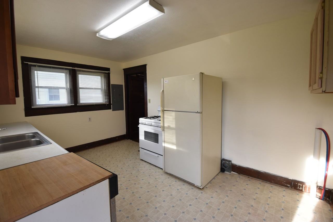 441 N Jefferson St - Photo 7 of 18