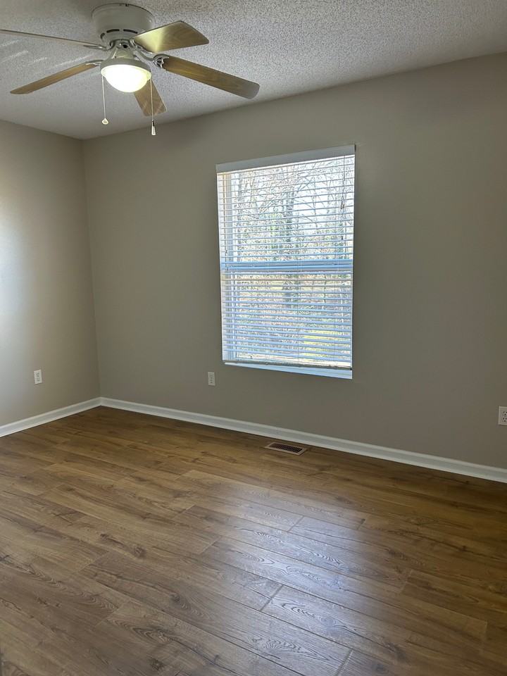 103 Kenmore Dr #1 - Photo 6 of 10