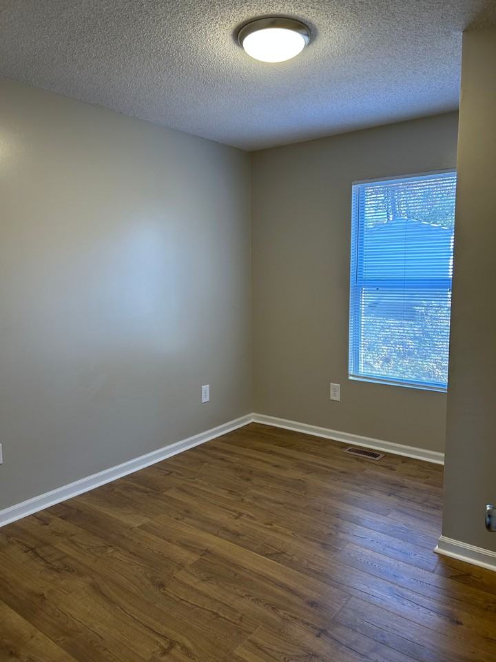 103 Kenmore Dr #1 - Photo 7 of 10