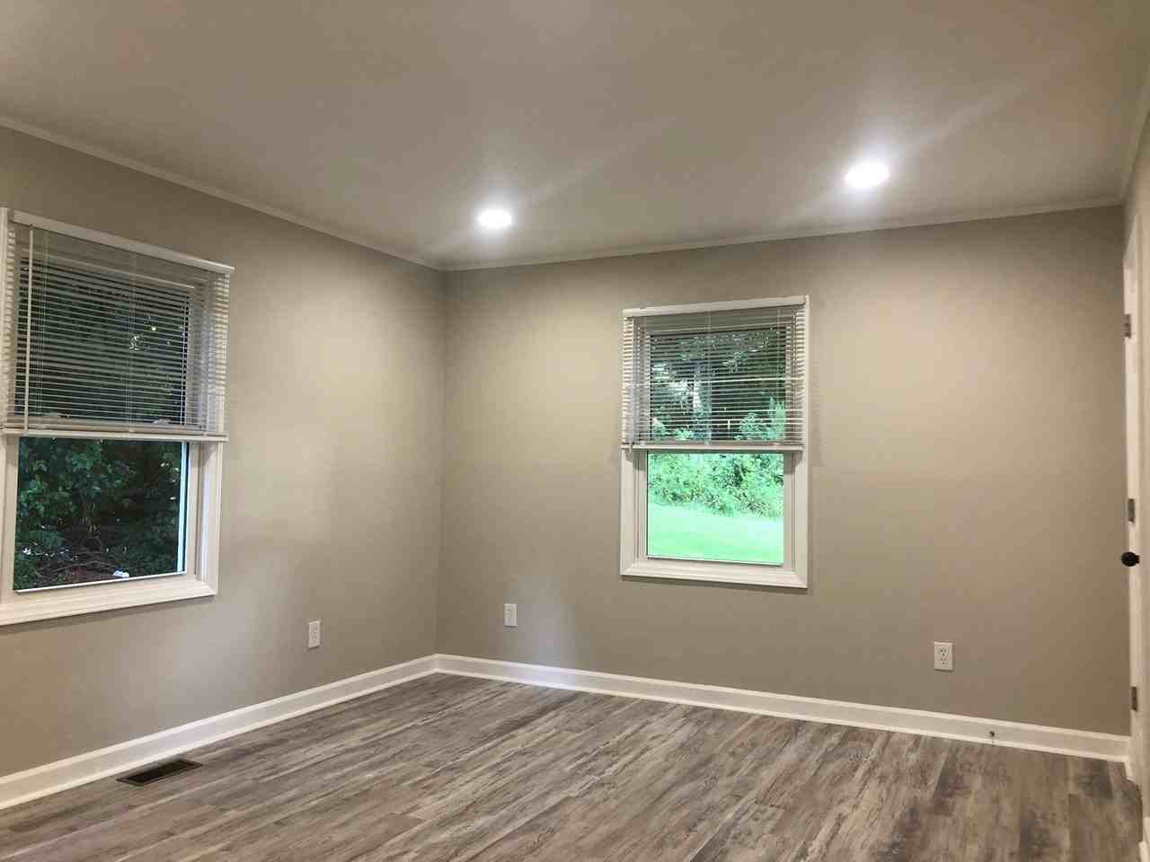 105 Lance St - Photo 7 of 16