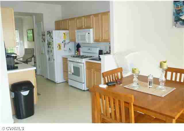 8738 Springwater Dr - Photo 3 of 6