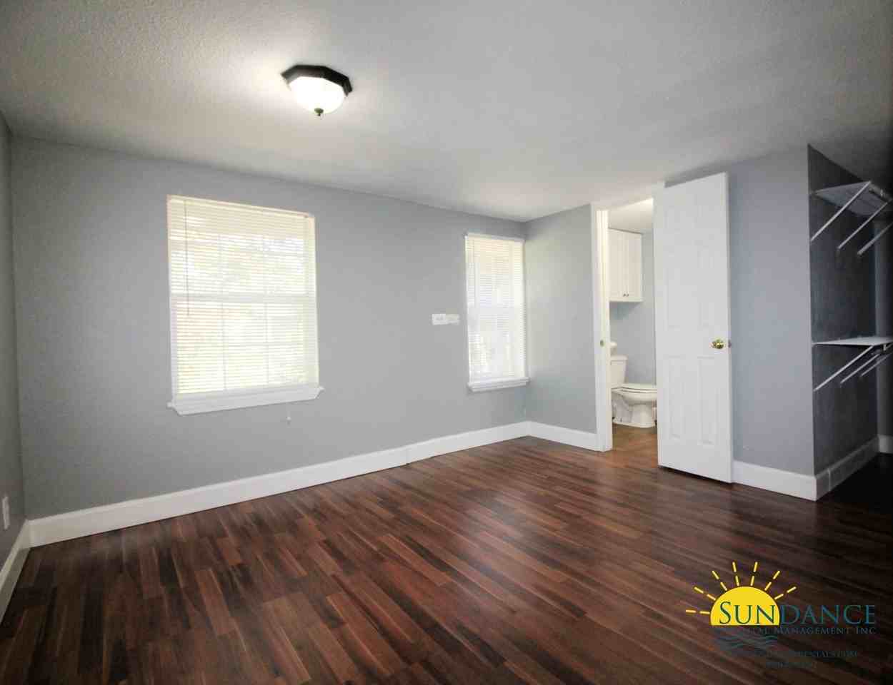 321 E Chestnut Ave - Photo 7 of 15