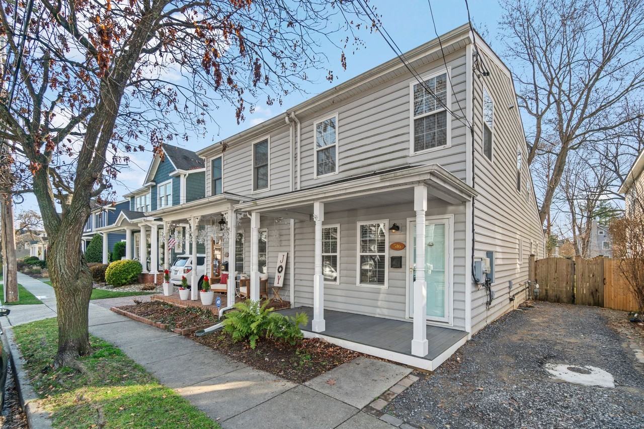 516 Second St - Photo 3 of 26