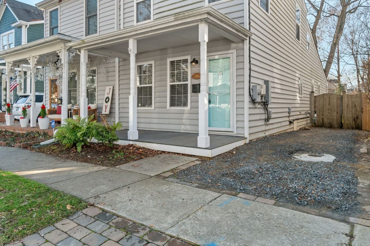 516 Second St - Photo 4 of 26