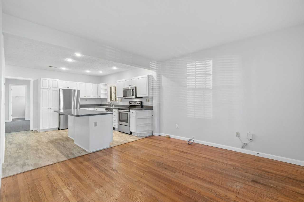 516 Second St - Photo 7 of 26