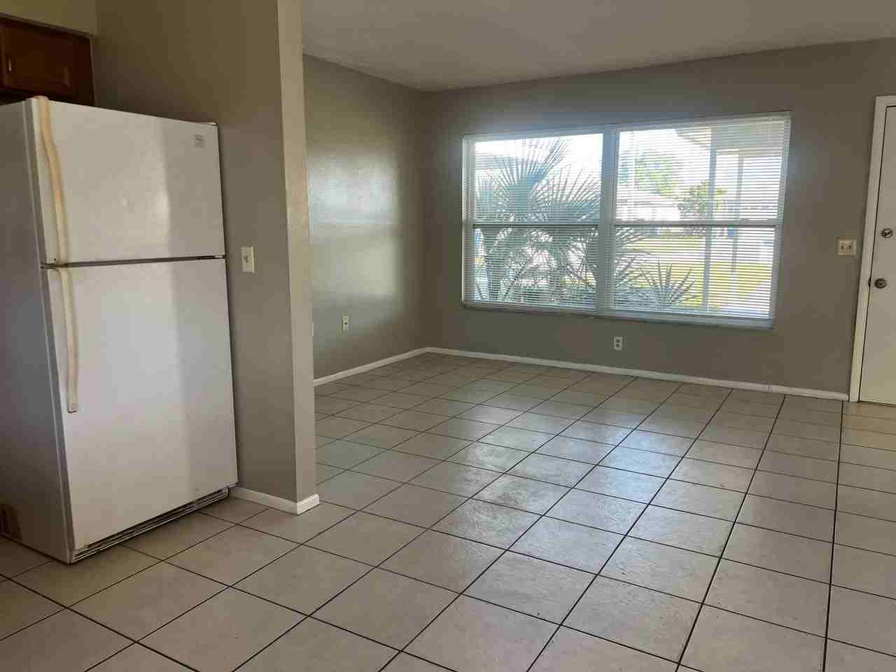 558 Briarwood Rd - Photo 6 of 19