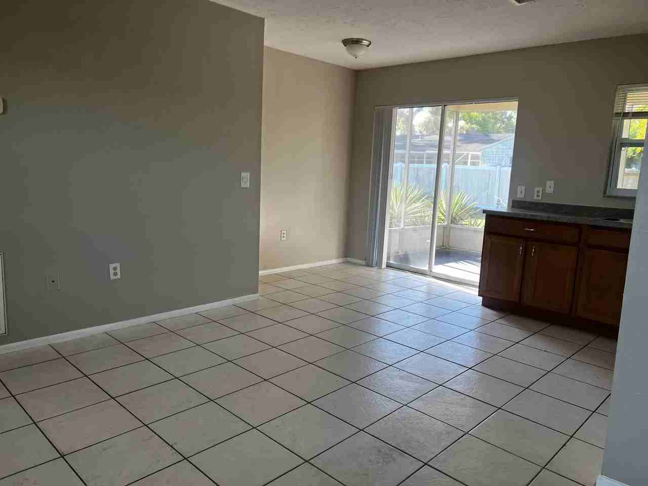 558 Briarwood Rd - Photo 7 of 19