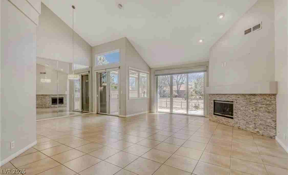 8243 Round Hills Cir - Photo 3 of 33