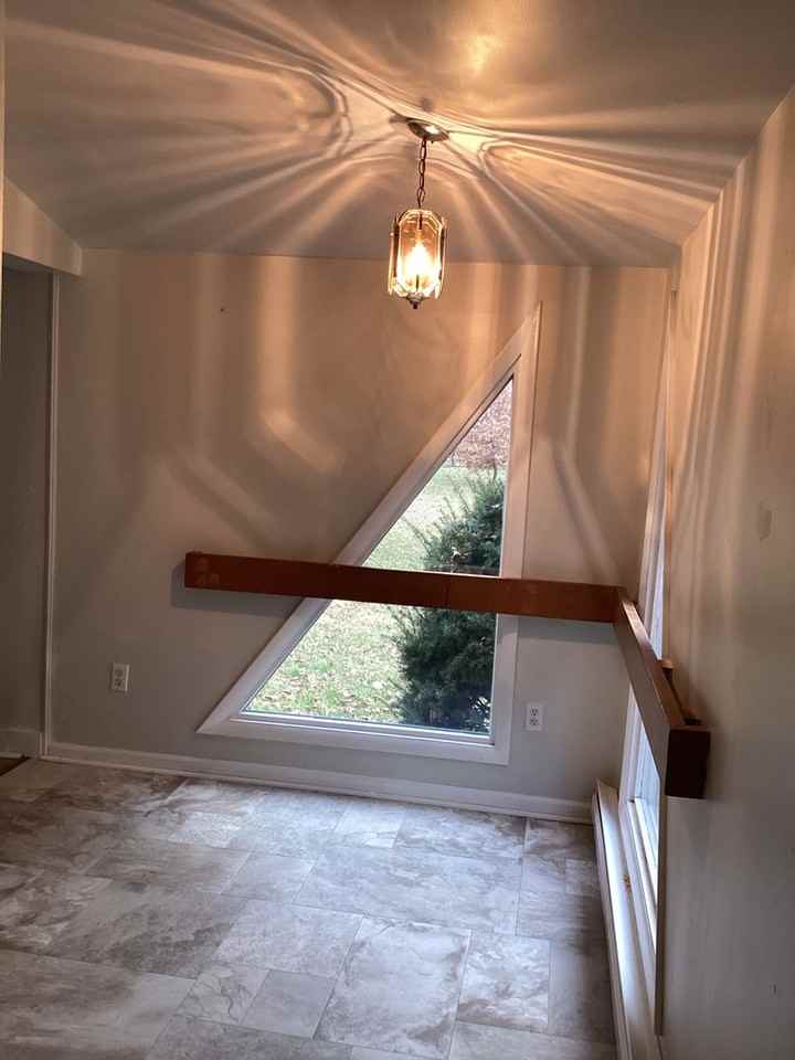 440 N Earl St - Photo 3 of 8