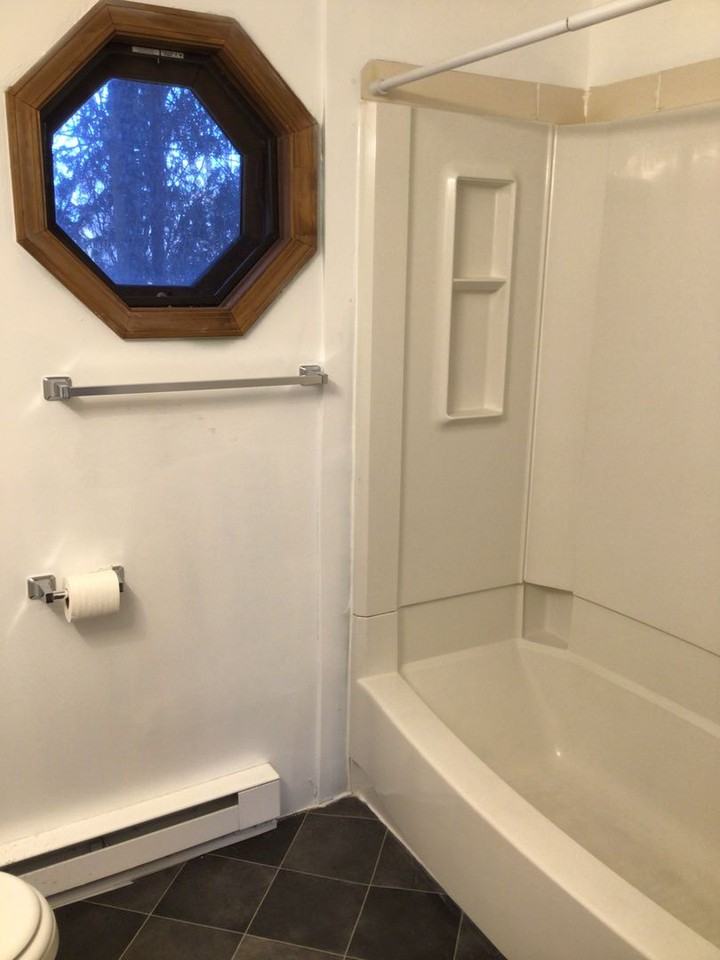 440 N Earl St - Photo 5 of 8