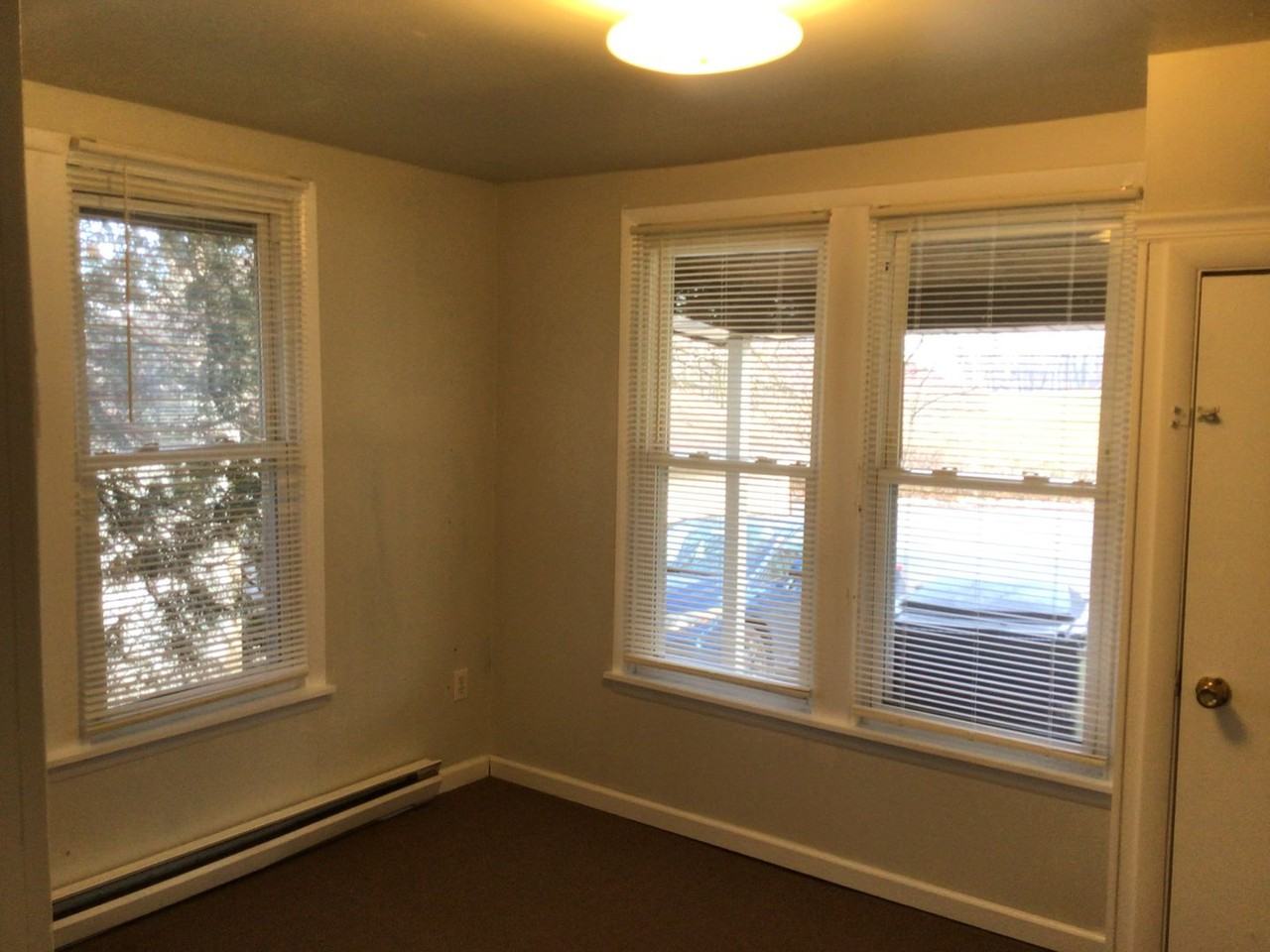 440 N Earl St - Photo 6 of 8