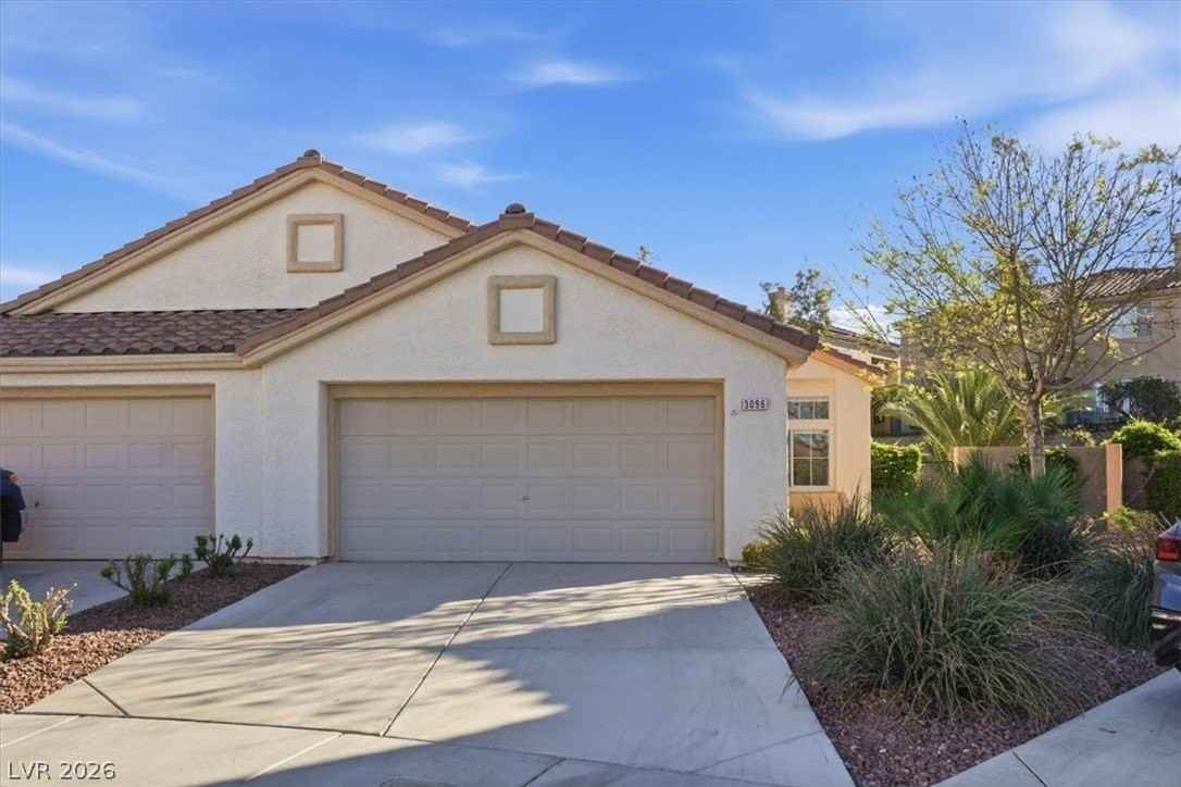 3096 Maple Ridge Ct - Photo 7 of 37