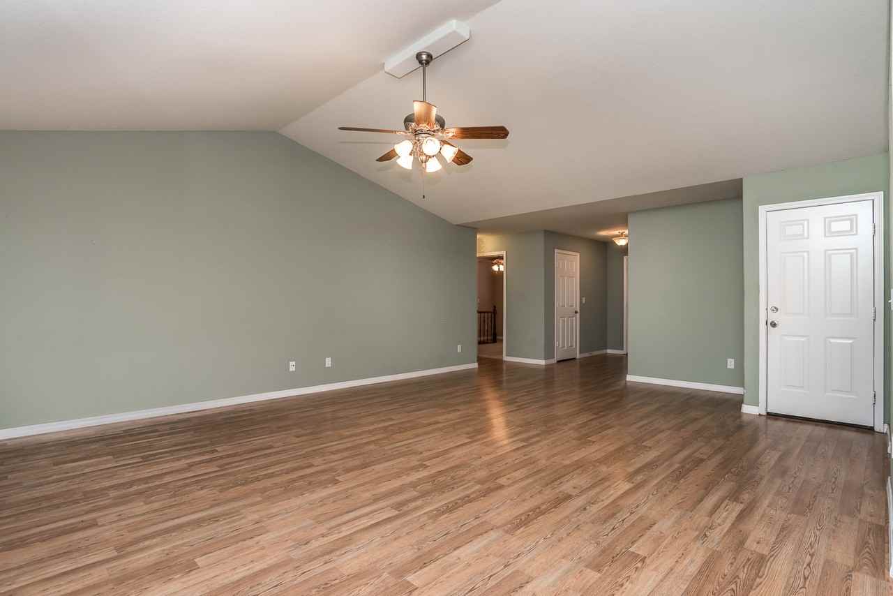 5 Wreston Ln - Photo 2 of 17