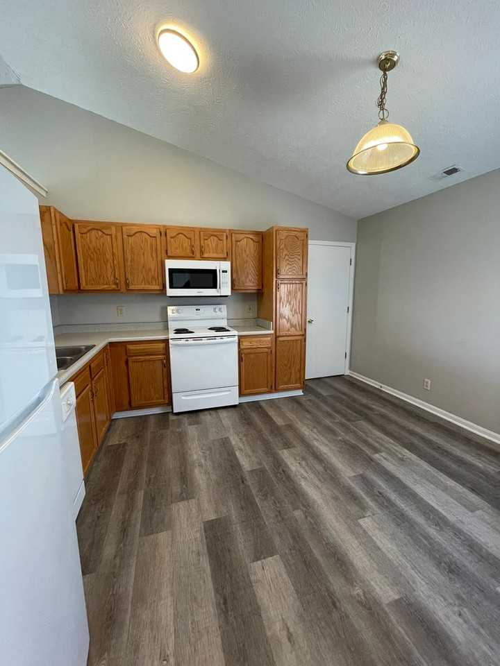 2200 Cumulus Dr - Photo 4 of 21