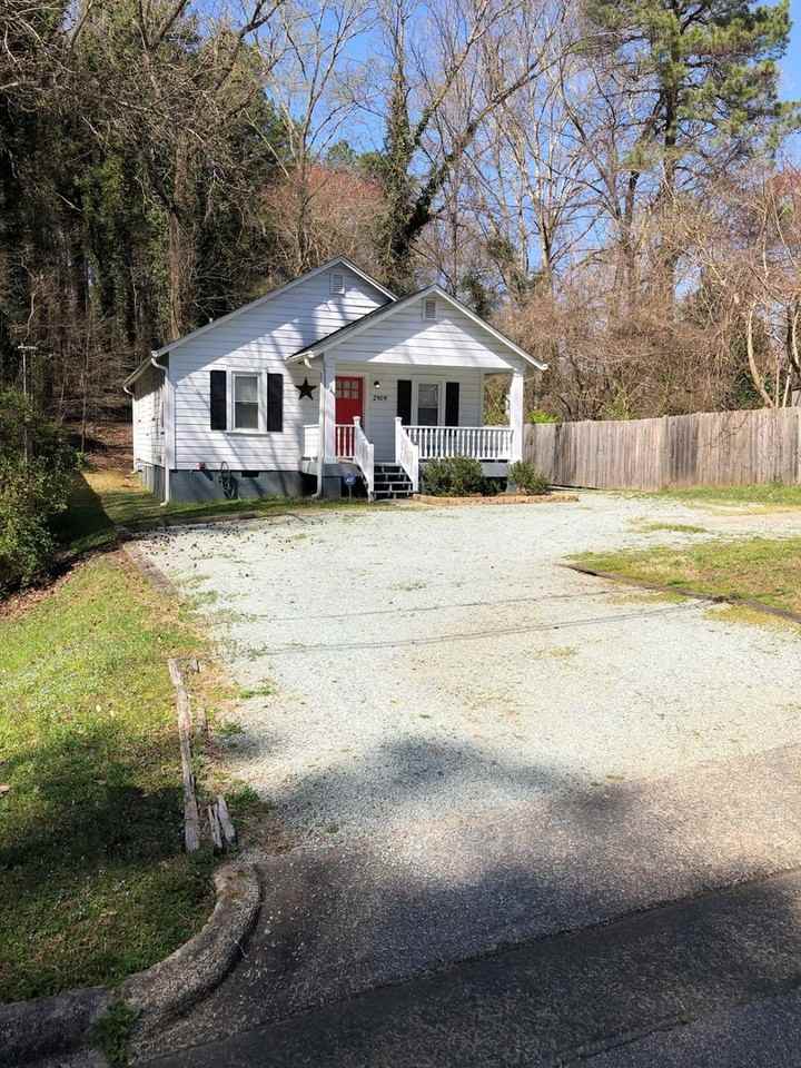 2909 Shaftsbury St - Photo 2 of 19