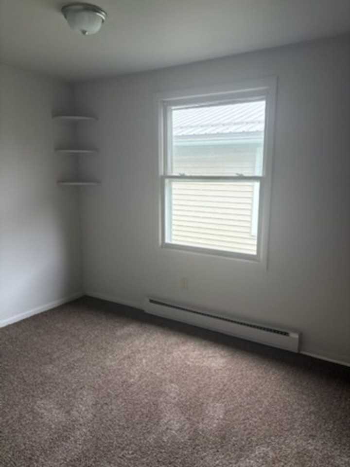 1641 W 4th St - Photo 5 of 8