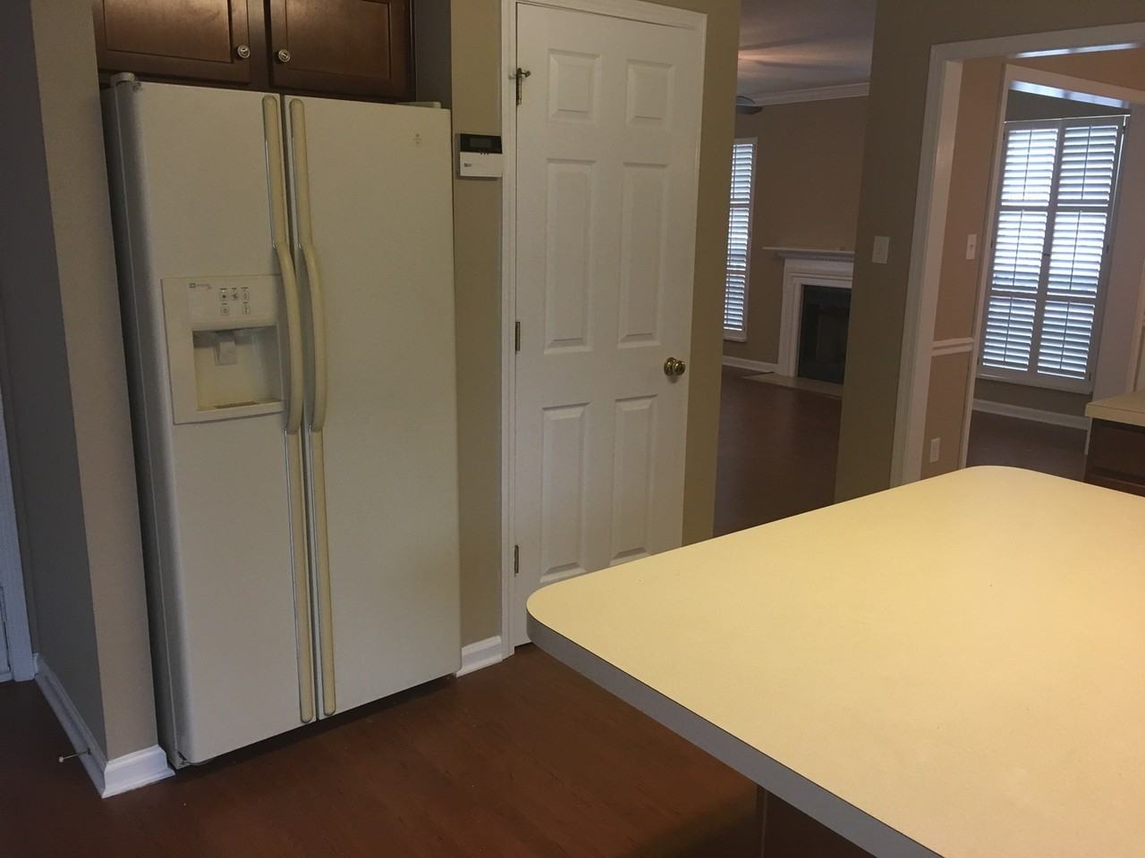 8115 Robins Nest Ln - Photo 4 of 17