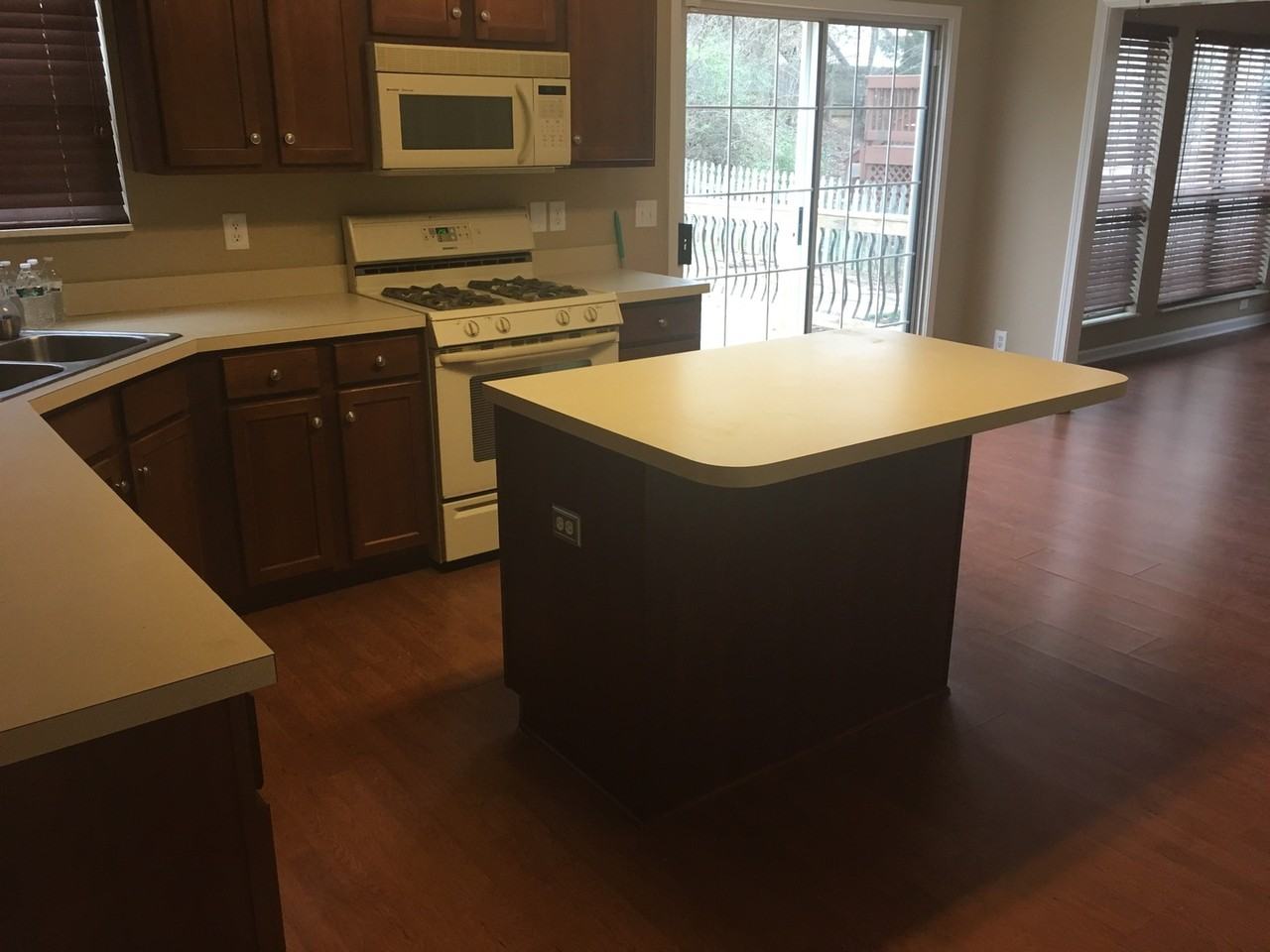 8115 Robins Nest Ln - Photo 5 of 17