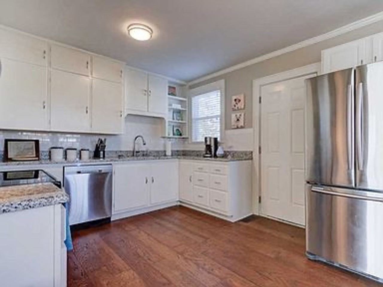 3615 Lancaster Dr - Photo 2 of 19