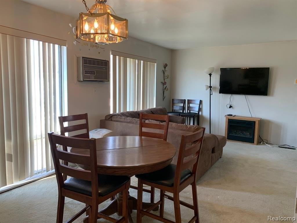 22140 Dante St - Photo 6 of 12