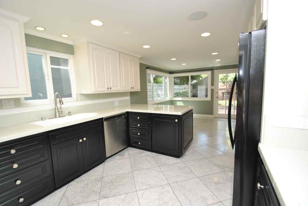 3927 Myrtle Ave - Photo 7 of 45