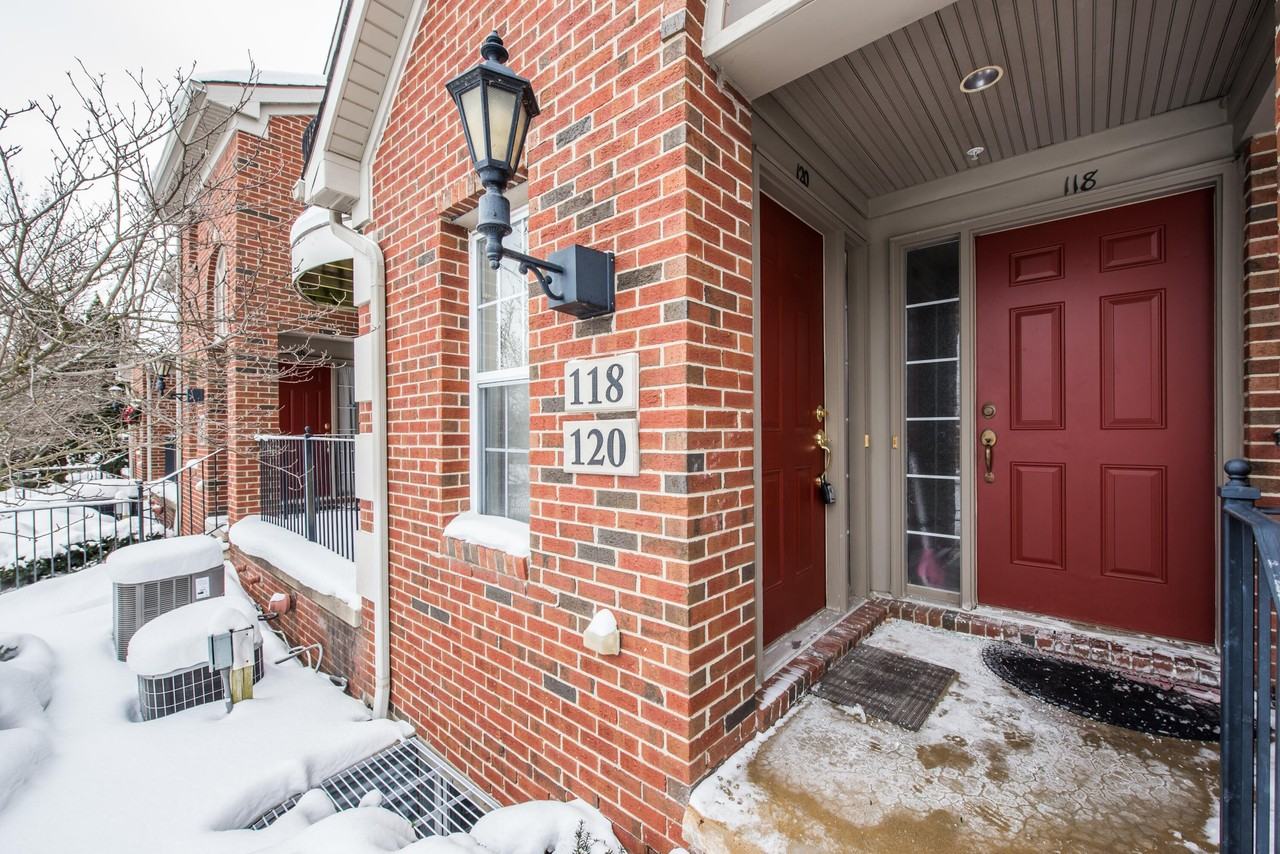 120 W Oakbrook Dr - Photo 3 of 37