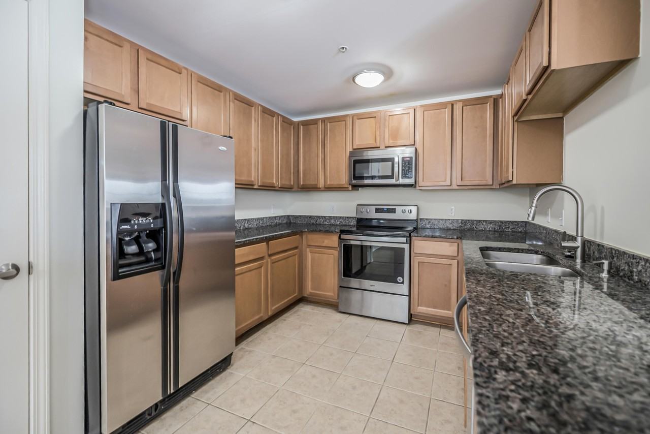 120 W Oakbrook Dr - Photo 6 of 37