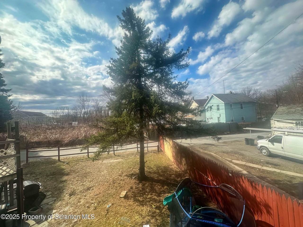 112 Green Pl - Photo 7 of 25