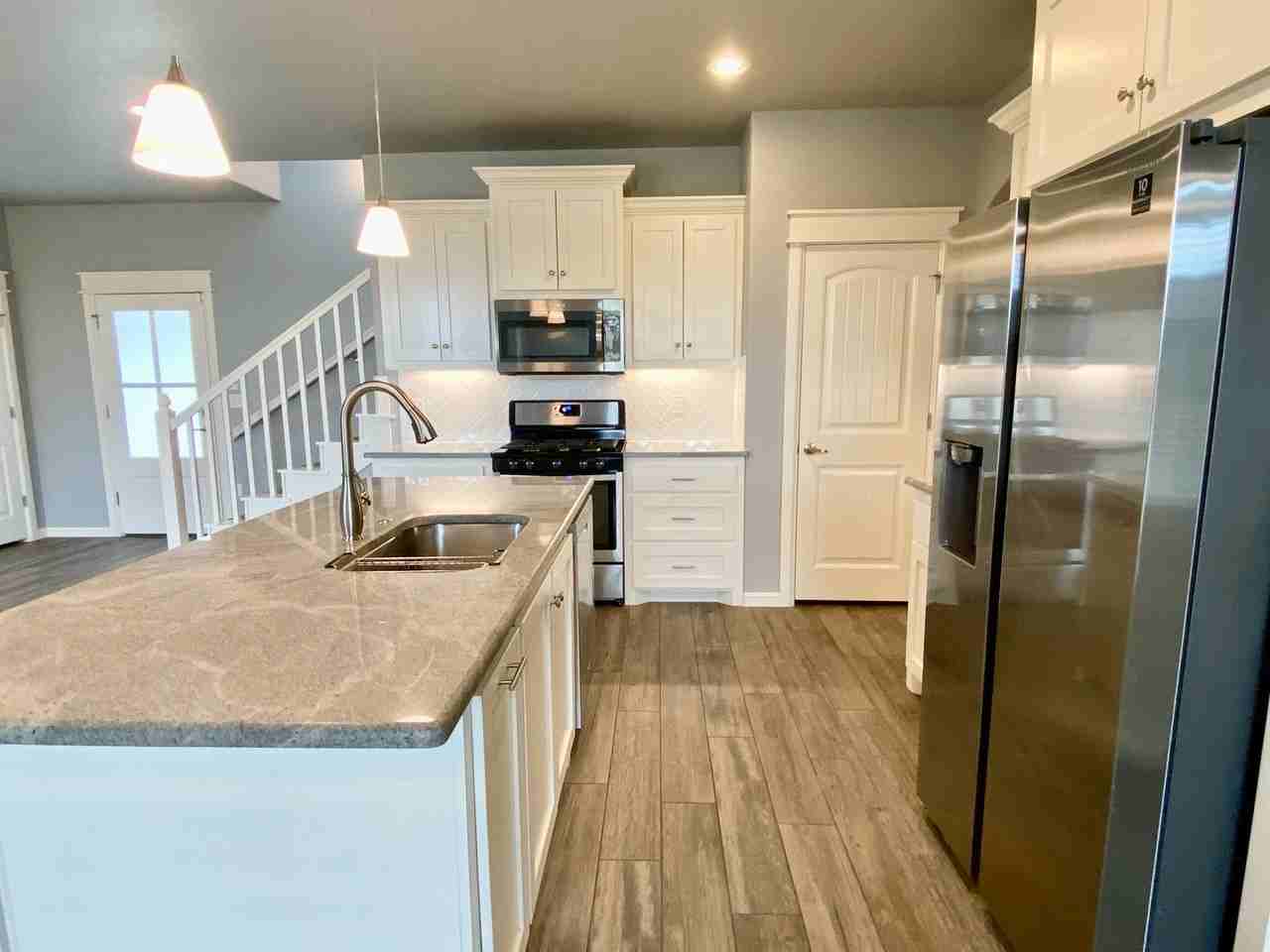 12829 High Plains Ave - Photo 7 of 26