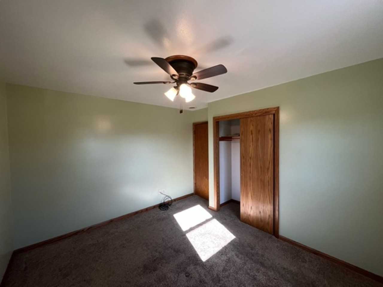 609 Sutherland Ave - Photo 5 of 22