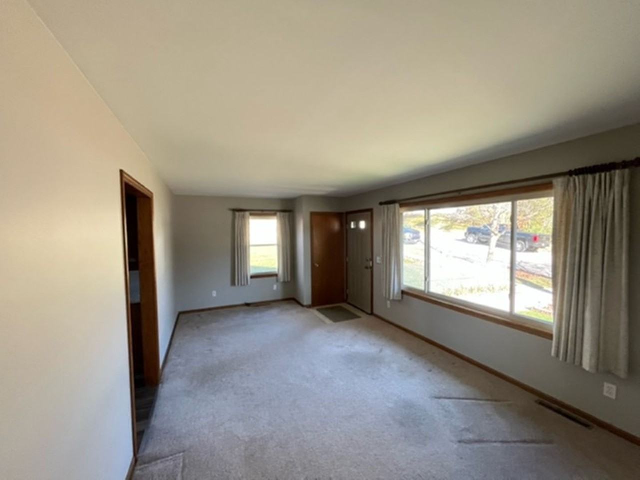 609 Sutherland Ave - Photo 6 of 22